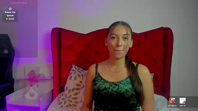 Snapshot of EliiVayne chatting on June 16, 2026, 8:42 pm EliiVayne online show from June 16, 2026, 8:42 pm