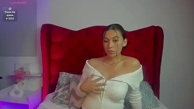 Snapshot of EliiVayne chatting on July 4, 2026, 9:19 pm EliiVayne online show from July 4, 2026, 9:19 pm
