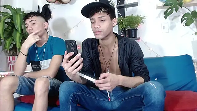 Snapshot of STRANGER_BOYS chatting on May 29, 2026, 10:16 pm STRANGER BOYS online show from May 29, 2026, 10:16 pm