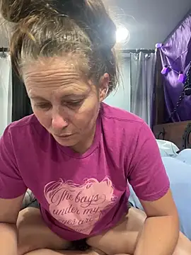amberhotts2025 online show from June 11, 2026, 10:29 pm
