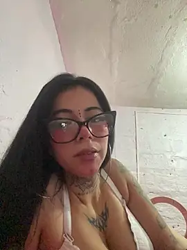 YummyGirl  online show from July 29, 2026, 7:57 pm