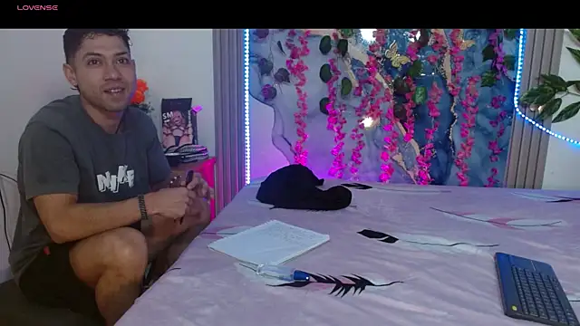 maria robin  online show from July 17, 2026, 3:26 am