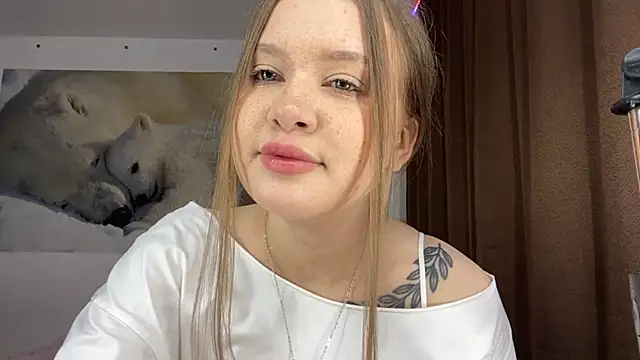 StefiMoon online show from May 29, 2026, 1:17 pm