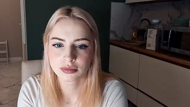 fruktozzkaa online show from May 28, 2026, 5:52 pm