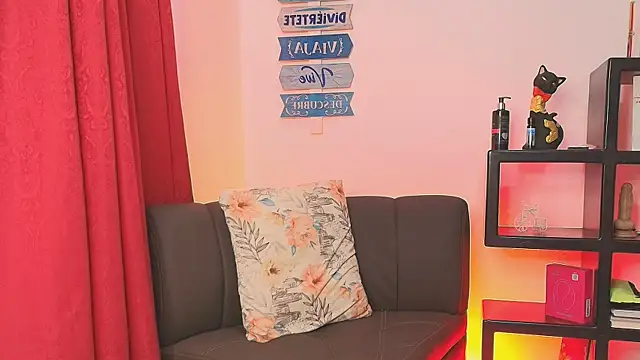 NaughtyxNicolle online show from July 23, 2026, 3:04 am