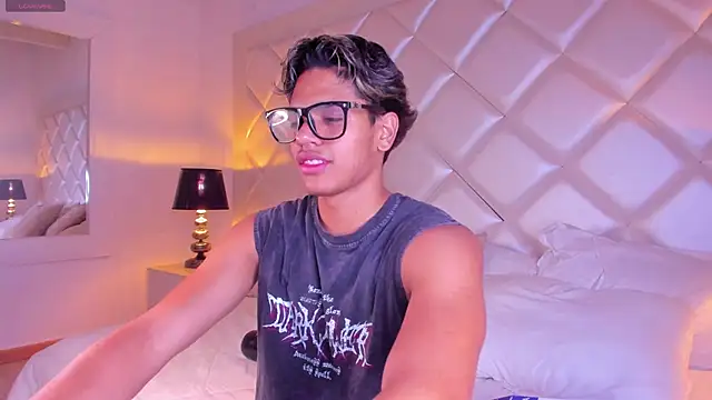 MarcoDeluxxe online show from May 29, 2026, 11:49 am