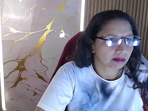 Danna Sg online show from June 16, 2026, 4:12 am