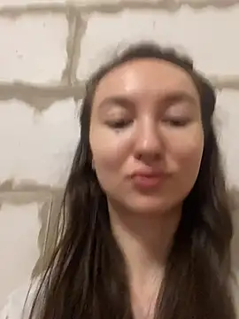 Snapshot of Maryana_Ro chatting on June 17, 2026, 8:52 pm Maryana Ro online show from June 17, 2026, 8:52 pm