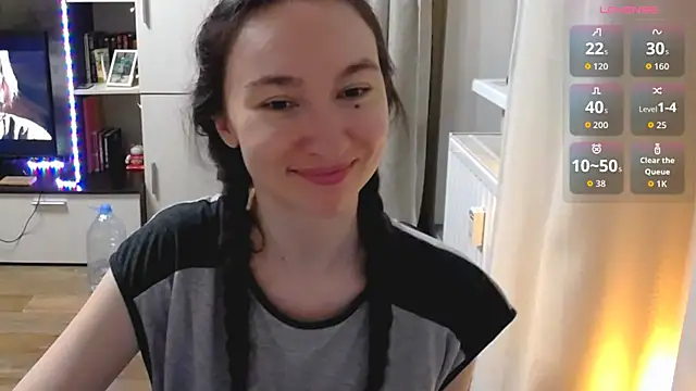Snapshot of Maryana_Ro chatting on July 8, 2026, 9:59 pm Maryana Ro online show from July 8, 2026, 9:59 pm