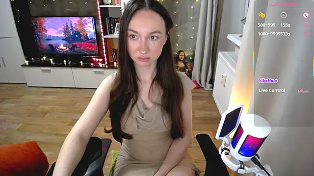 Snapshot of Maryana_Ro chatting on June 7, 2026, 9:20 pm Maryana Ro online show from June 7, 2026, 9:20 pm