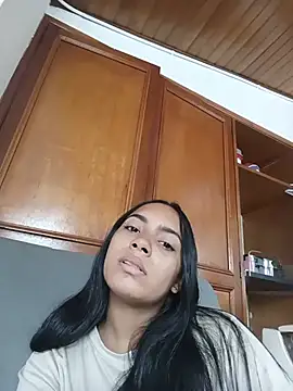 xcleila online show from June 1, 2026, 4:39 pm