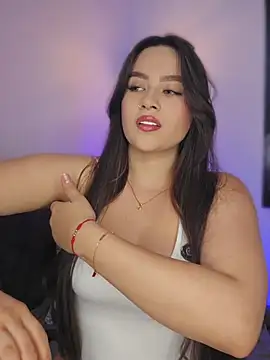 SarahRiveros online show from June 4, 2026, 5:50 pm
