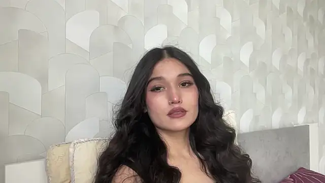 LisetteParajon online show from July 7, 2026, 7:23 am