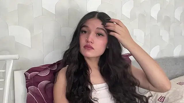 LisetteParajon online show from July 25, 2026, 3:25 am