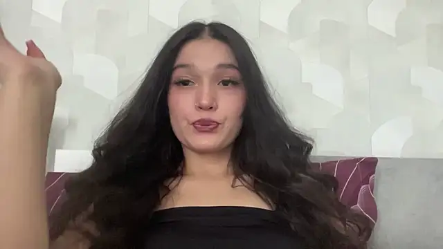 LisetteParajon online show from June 23, 2026, 5:05 am