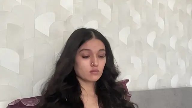 LisetteParajon online show from July 11, 2026, 5:52 am