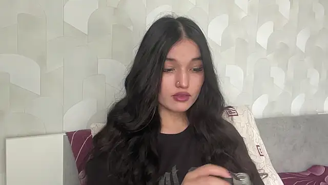 LisetteParajon online show from July 22, 2026, 5:20 am
