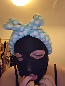 lisakuba online show from June 2, 2026, 4:56 am