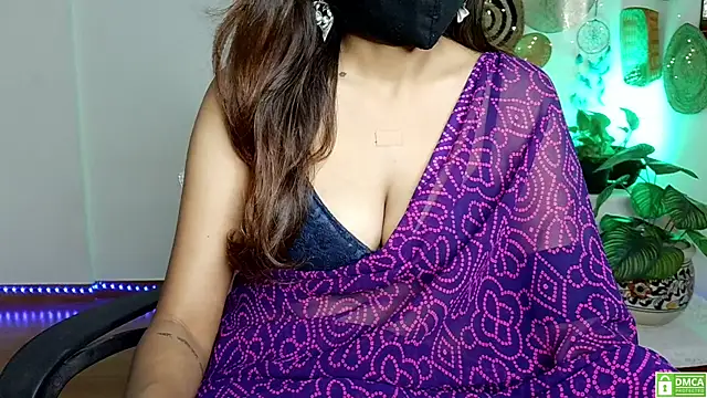 Snapshot of Yalinahotty chatting on July 21, 2026, 2:25 am Yalinahotty online show from July 21, 2026, 2:25 am