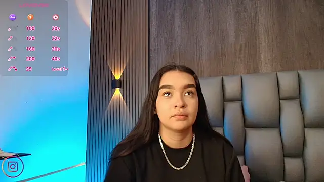 Snapshot of sophi_taylor chatting on July 16, 2026, 11:29 am sophi taylor online show from July 16, 2026, 11:29 am