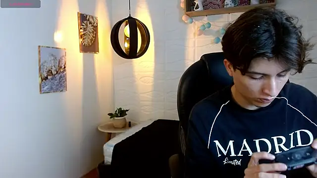 Marcoviolet online show from June 15, 2026, 8:19 pm
