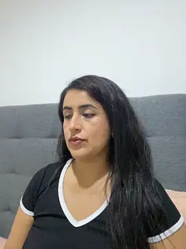 MADAMELUNAXXX online show from June 12, 2026, 3:26 am