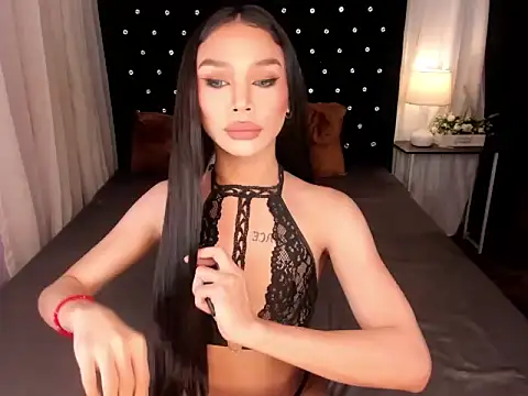 Herecummsamara69 online show from June 24, 2026, 6:28 pm