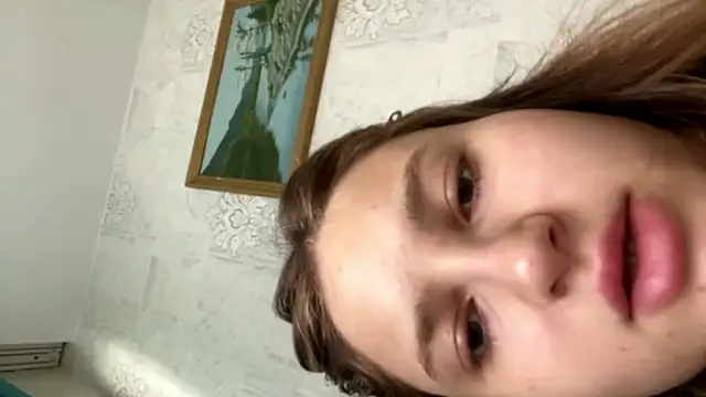 HeIen cute online show from July 23, 2026, 7:27 am