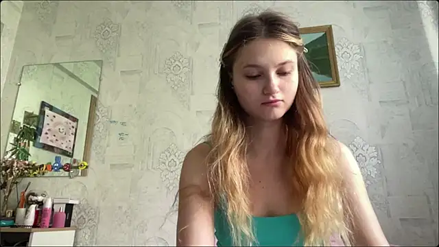 HeIen cute online show from July 30, 2026, 6:01 am