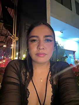 HaileyBieber  online show from June 5, 2026, 11:54 pm