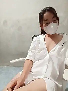 -Trinina- online show from July 28, 2026, 3:21 pm