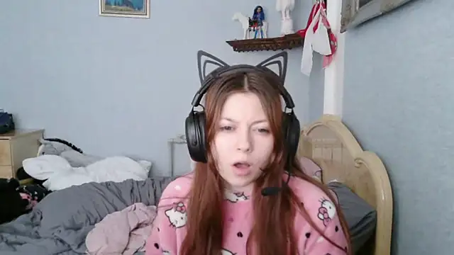 AlessiaViolet online show from June 1, 2026, 10:04 am