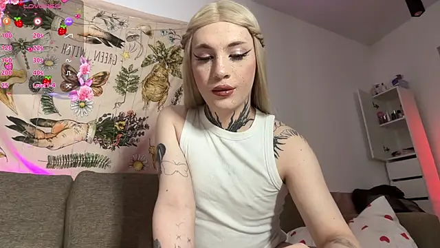 Chloecherry online show from July 18, 2026, 8:17 pm