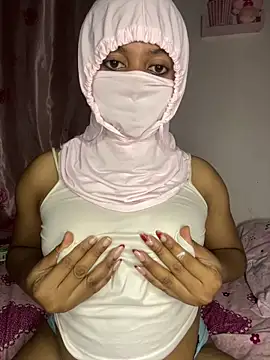 Hornybambie online show from May 28, 2026, 11:54 pm