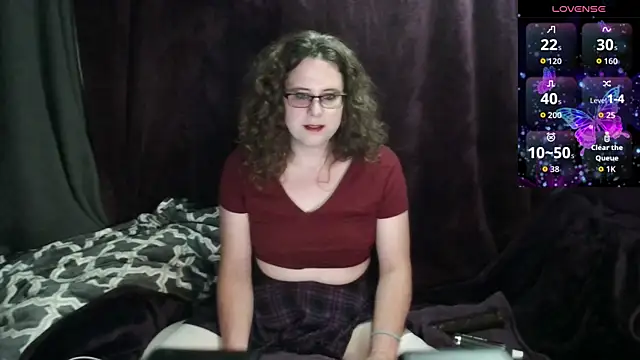 Snapshot of emilymts chatting on July 27, 2026, 10:28 pm emilymts online show from July 27, 2026, 10:28 pm