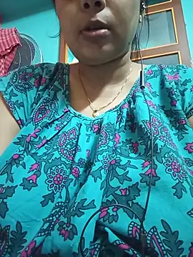 Curvy Meera online show from May 31, 2026, 4:13 pm