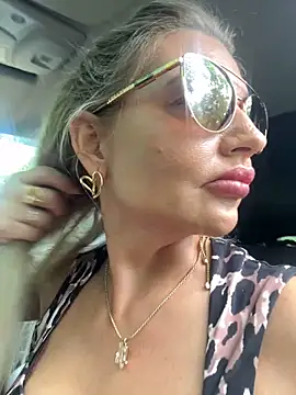 szexicicamica online show from July 2, 2026, 9:37 am