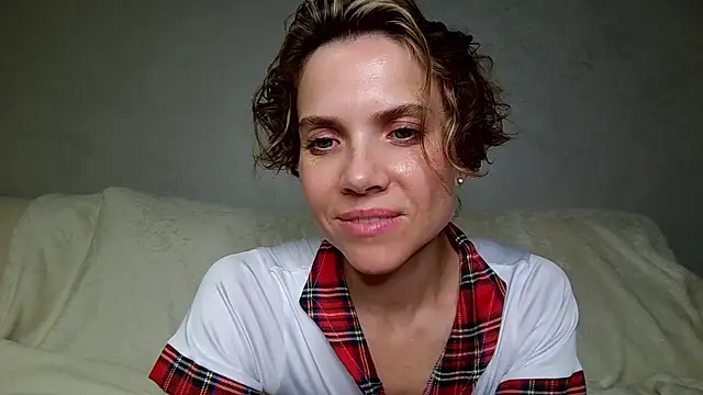 NatalieMoses online show from July 28, 2026, 7:37 pm