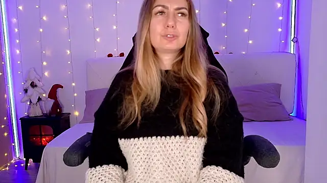 LindaWhite  online show from December 17, 2025, 5:18 pm