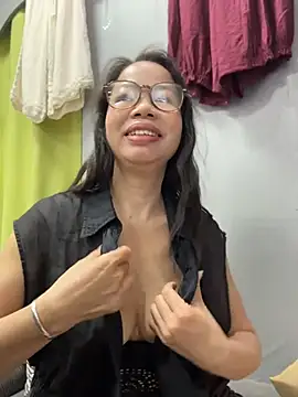 honghong mother online show from June 15, 2026, 3:07 am