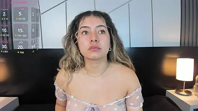 Snapshot of ChloeBelle_ chatting on July 18, 2026, 2:03 pm ChloeBelle online show from July 18, 2026, 2:03 pm