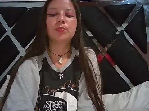 DafneNicole online show from July 31, 2026, 10:07 pm