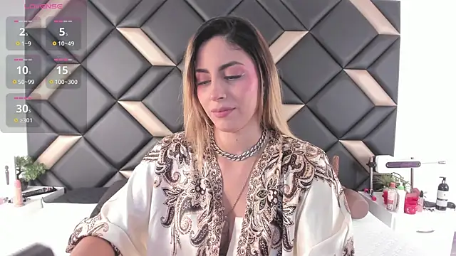 AdrianaHarlow online show from July 29, 2026, 7:46 pm