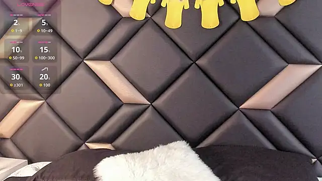 AdrianaHarlow online show from July 1, 2026, 7:14 pm