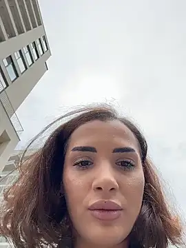 chloenyx online show from June 1, 2026, 1:00 pm