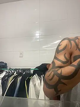 Snapshot of Tatuadomoreno23cm chatting on June 9, 2026, 12:44 am Tatuadomoreno23cm online show from June 9, 2026, 12:44 am