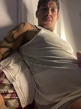 Snapshot of Tatuadomoreno23cm chatting on August 4, 2026, 9:14 am Tatuadomoreno23cm online show from August 4, 2026, 9:14 am