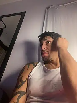 Snapshot of Tatuadomoreno23cm chatting on August 2, 2026, 9:07 am Tatuadomoreno23cm online show from August 2, 2026, 9:07 am