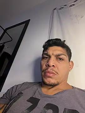 Snapshot of Tatuadomoreno23cm chatting on June 20, 2026, 1:05 pm Tatuadomoreno23cm online show from June 20, 2026, 1:05 pm