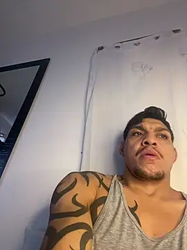 Snapshot of Tatuadomoreno23cm chatting on June 28, 2026, 1:28 pm Tatuadomoreno23cm online show from June 28, 2026, 1:28 pm